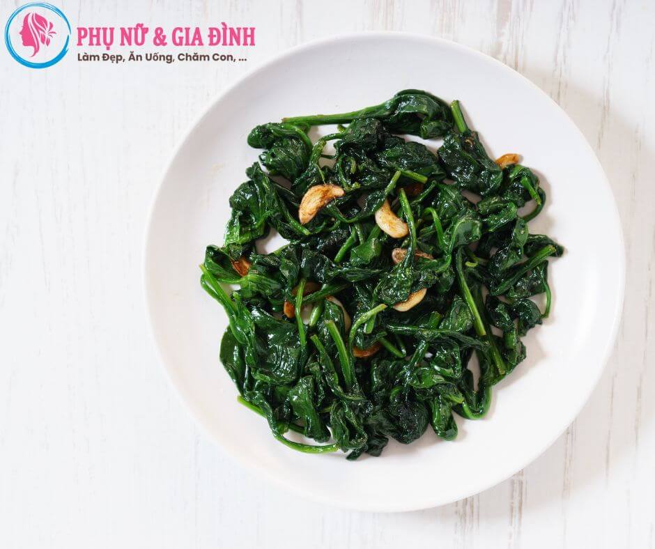 Cải bó xôi kỵ với thực phẩm nào